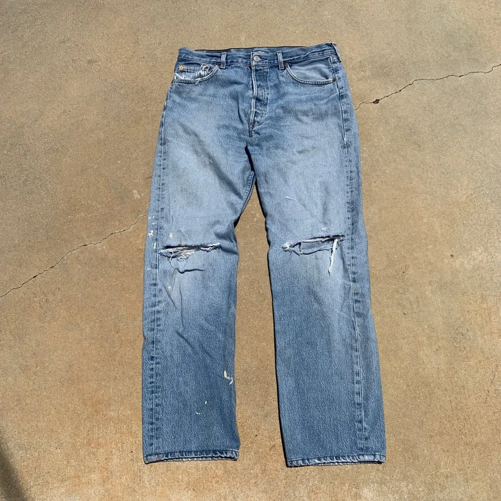 Vintage 90s made in France Levi's 501‎ button fly jeans - 33x30 mens